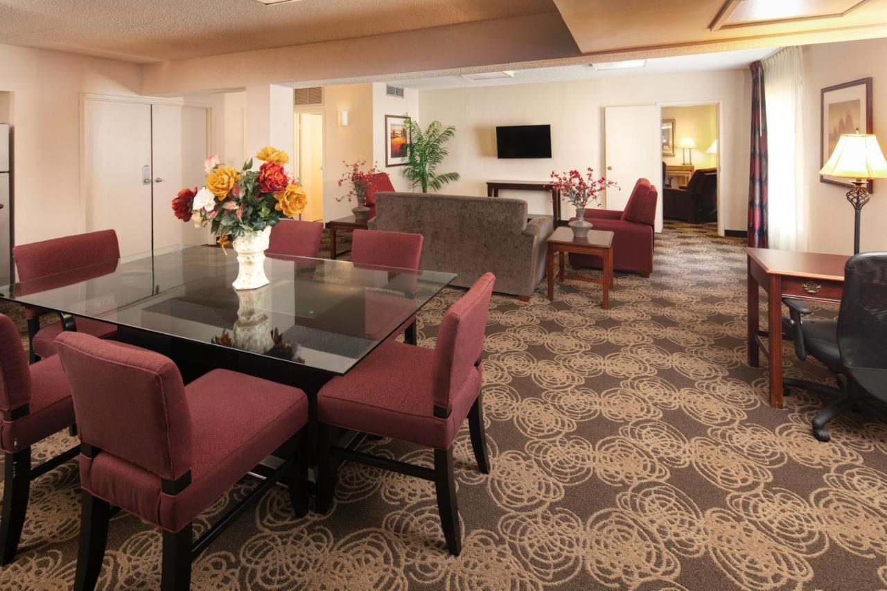 Red Lion Hotel Houston Intercontinental Airport Екстер'єр фото